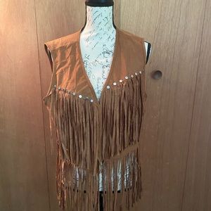 Western best worn once for a Halloween costumer.